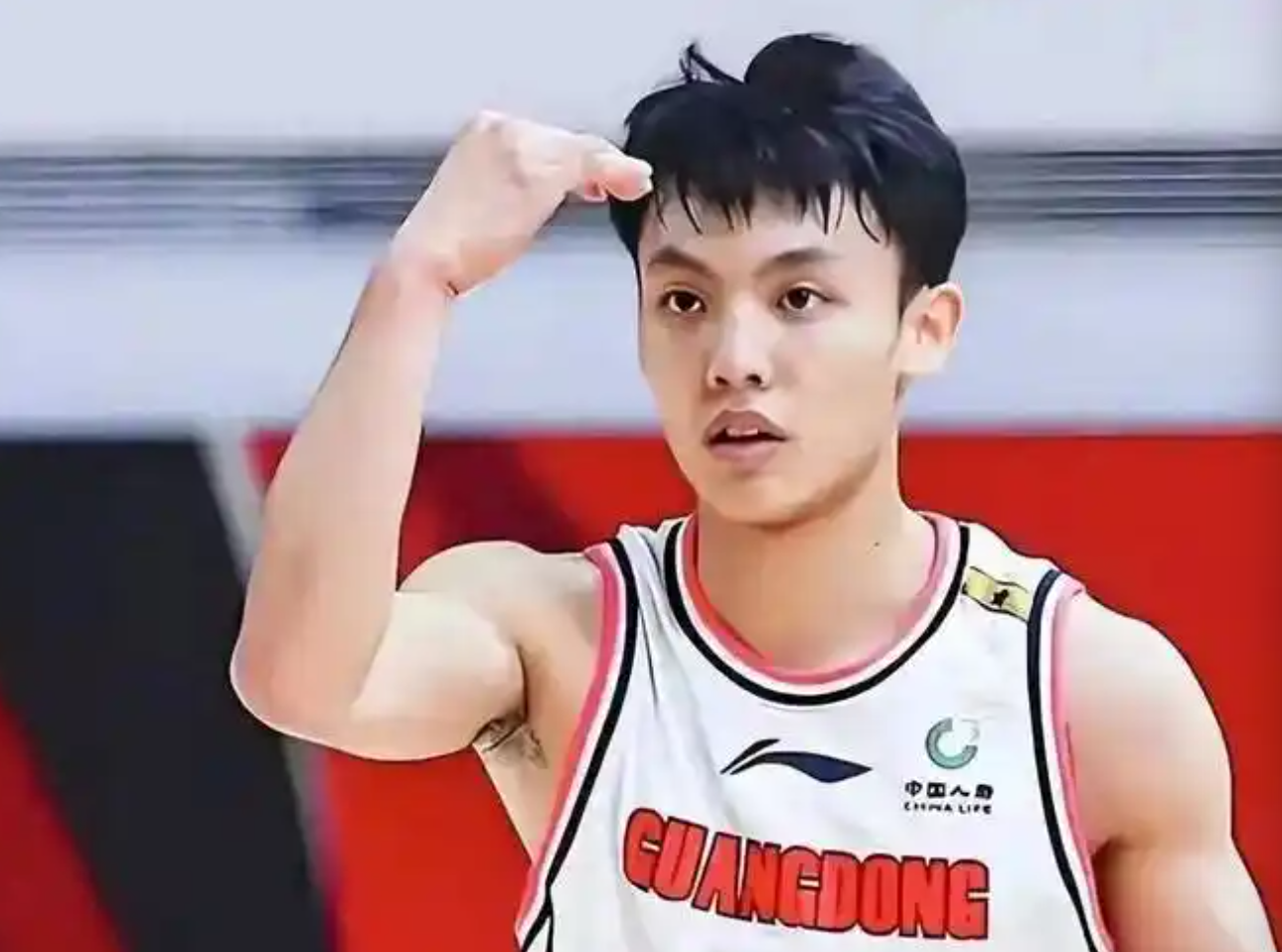 星空体育网站链接-破案了！徐杰、胡明轩表现低迷，杜锋道出了原因